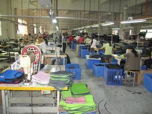 【東莞潛水料廠家專業生產代加工時尚便捷橢圓形多功能耳機包】價格,廠家,圖片,其他箱包,東莞市金燦運動用品有限公司